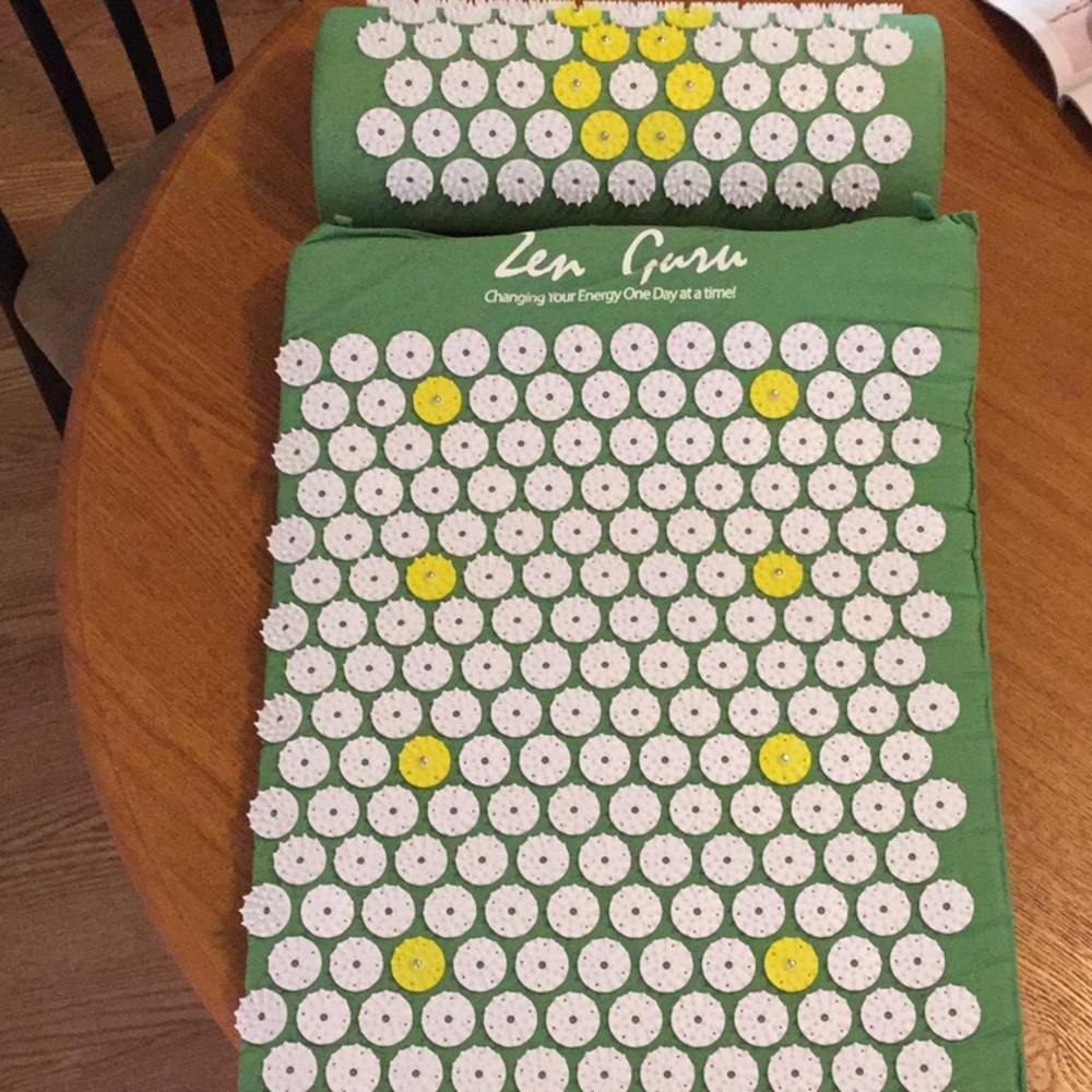 Zen guru acupressure mat